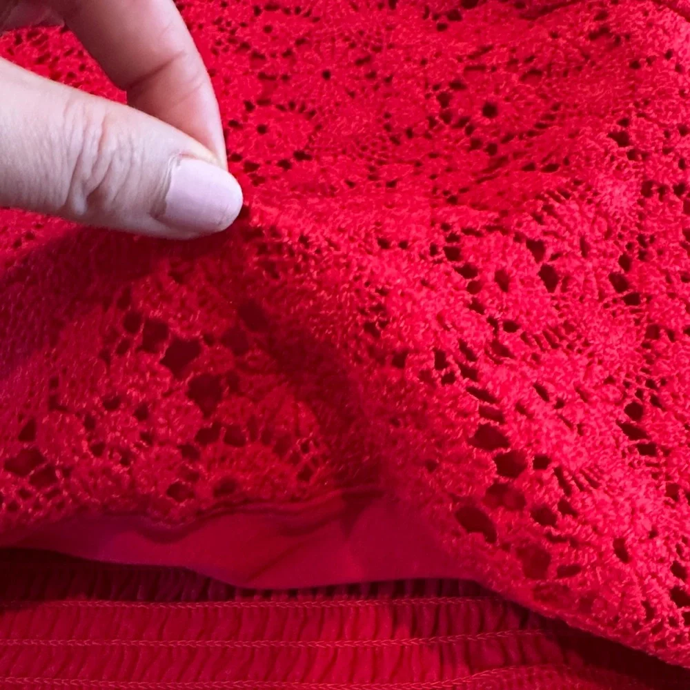 *last chance* No Boundaries | Women. Red Lace Cropped Tank Top - Picture 3 of 13